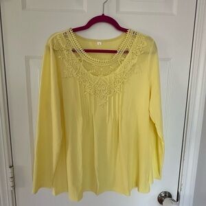 NWT 🔥 Lace collar long sleeve shirt size L